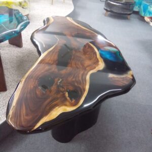 LIVE-EDGE-EPOXY-RESIN-DINING-TABLE